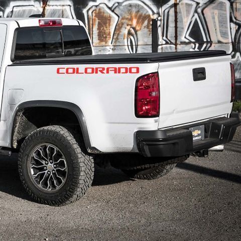 2 pegatinas de vinilo para camión con símbolo de Chevrolet Colorado y gráficos en varios colores
