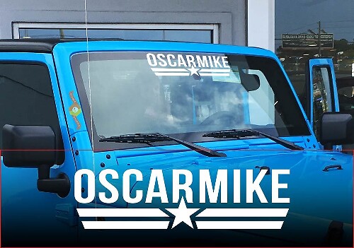Calcomanía de vinilo para parabrisas Oscar Mike para Jeep Wrangler