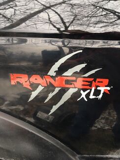Juego de dos calcomanías adhesivas Ford Ranger XLT con rasguños
