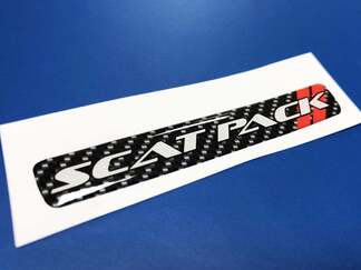Un Volante Scat Pack Emblema de fibra de carbono Calcomanía abovedada 2 Scatpack
