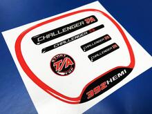 Conjunto de CHALLENGER T/A 392 VOLANTE TRIM RING emblema abovedado pegatina calcomanía
 3