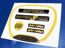 Conjunto de Daytona 392 amarillo volante TRIM RING emblema abovedado pegatina calcomanía cargador Dodge
 2