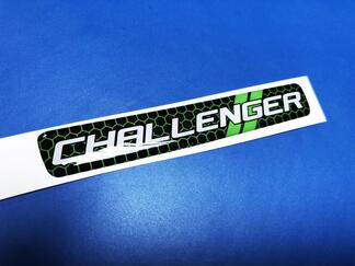 Calcomanía abovedada con el emblema del Challenger en forma de panal de abeja para el volante
