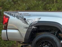 Calcomanía de vinilo para el lateral de la cama con huella de neumático TRD Off Road para Toyota Tundra_2