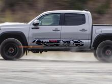 Par de calcomanías de vinilo TRD 4x4 Tree Mountains Forest Side Rocker Panel para Toyota Tacoma 2016 - 2020
 2