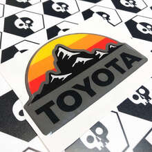 Juego de Calcomanías de Insignia Abombada Vintage Sunset Mountain para Toyota 2