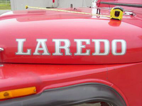 Juego de calcomanías de vinilo con letras Laredo para capó de Jeep Wrangler